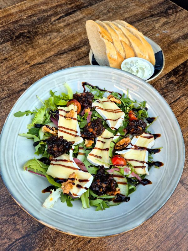 Salade brie