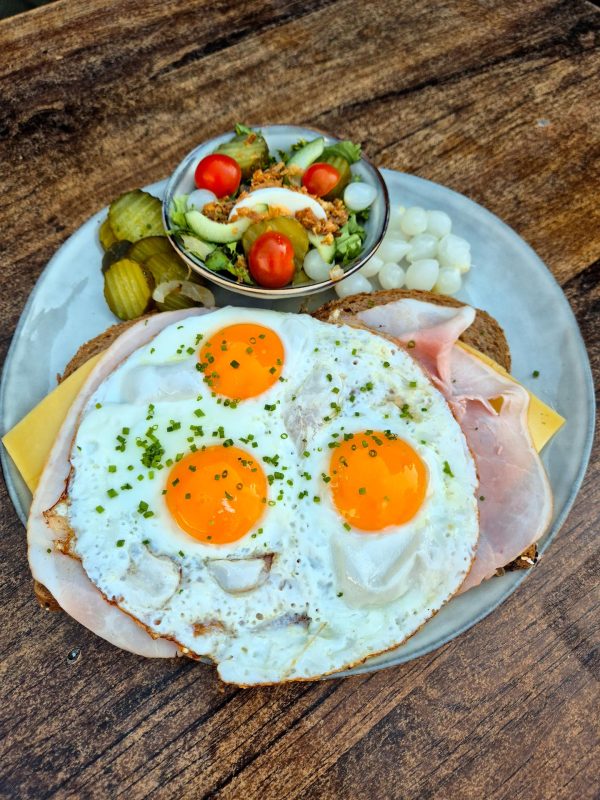 Uitsmijter ham en kaas